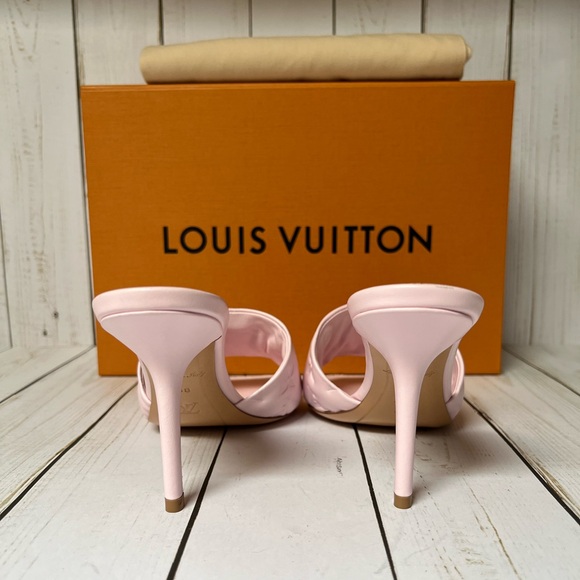 Louis Vuitton Lambskin Embossed Monogram Revival Sandals Pink Sz 38 / 8 - Picture 10 of 16